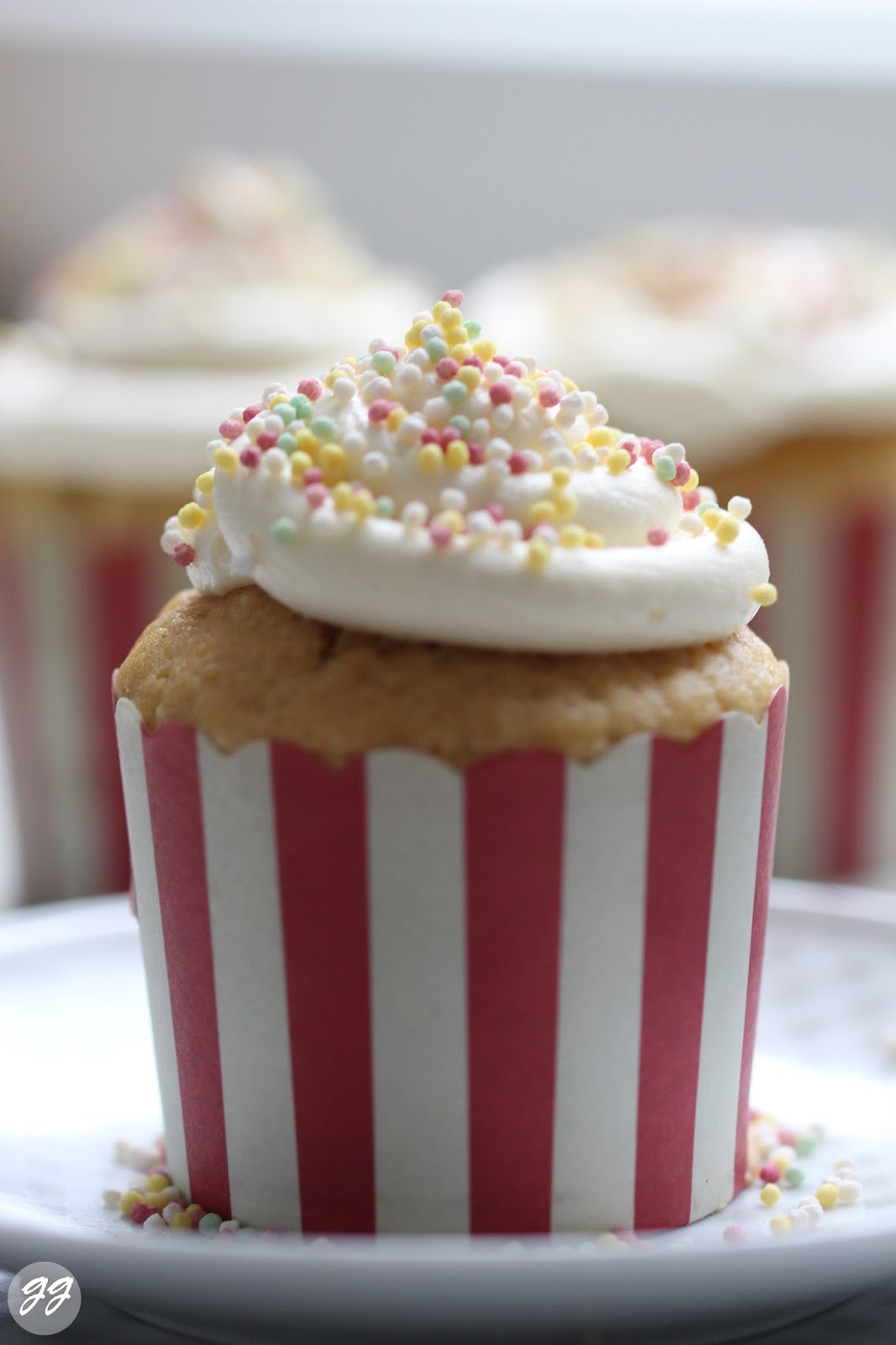 {Rezept} Gefüllte Cupcakes mit Gute-Laune-Faktor - Glücksgenuss