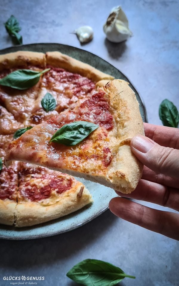 Pizza Napolitana - Der beste Pizzateig aus Neapel - Glücksgenuss